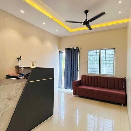 Oyo Hotel Elite Chandrapur Exterior photo